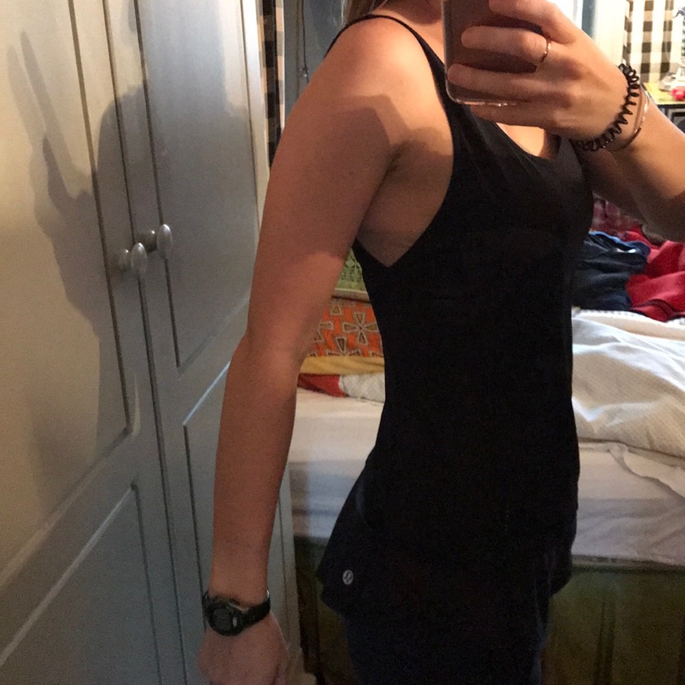 Lulu lemon tank top in GREAT CONDITION💖